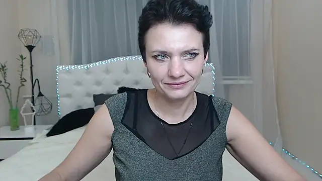 AvaSaturnian online show from 11-07-25, 01:26