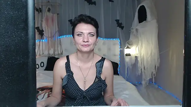 AvaSaturnian online show from 10-23-25, 12:37