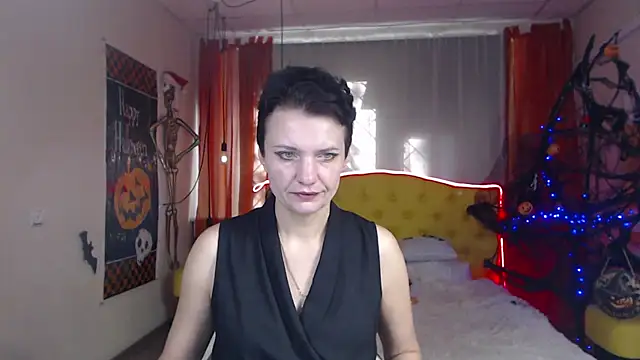 AvaSaturnian online show from 10-31-25, 11:40