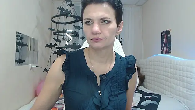 AvaSaturnian online show from 11-04-25, 07:23