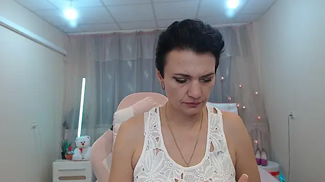 AvaSaturnian online show from 11-14-25, 01:26