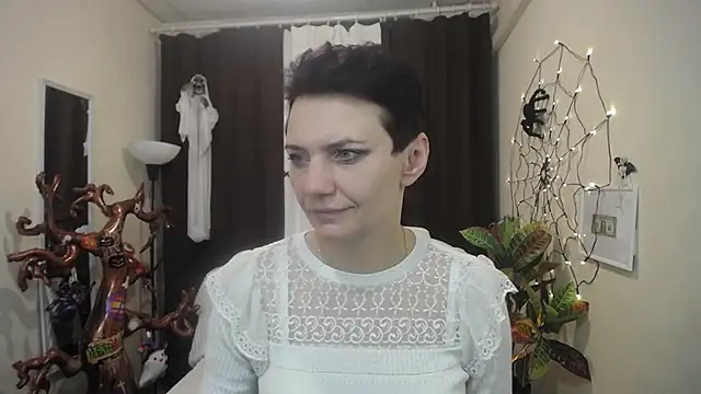 AvaSaturnian online show from 10-15-25, 12:24