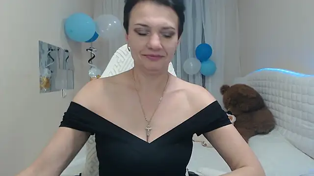 AvaSaturnian online show from 09-29-25, 12:11