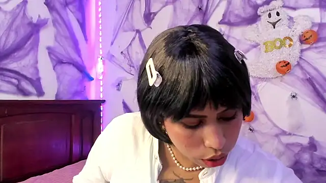 Michluxe 69 online show from 10-10-25, 11:49