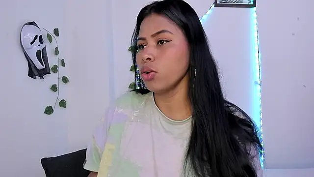 Michluxe 69 online show from 11-18-25, 12:41