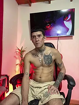 Snapshot of dilan_abraham12 chatting on 05-11-26, 10:27 dilan abraham12 online show from 05-11-26, 10:27