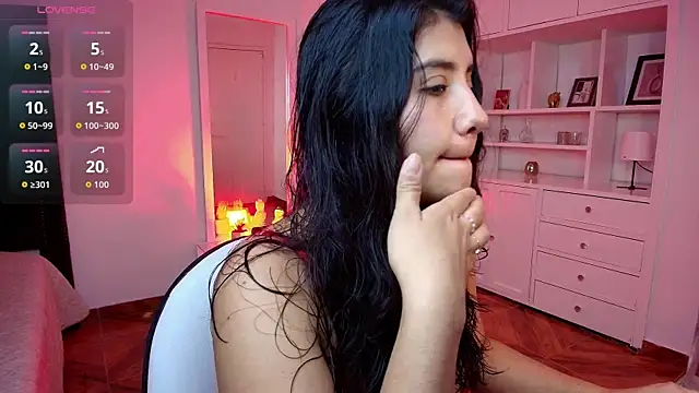 Snapshot of nina_moen chatting on 09-15-25, 08:31 nina moen online show from 09-15-25, 08:31