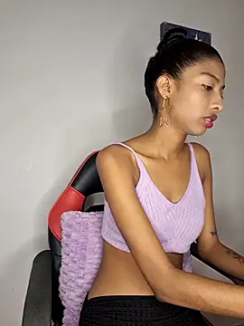 Snapshot of Sol_em chatting on 09-24-25, 12:44 Sol em online show from 09-24-25, 12:44