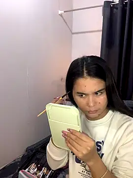 Snapshot of AngelHille chatting on 09-28-25, 03:41 AngelHille online show from 09-28-25, 03:41