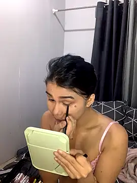 Snapshot of AngelHille chatting on 10-26-25, 06:19 AngelHille online show from 10-26-25, 06:19