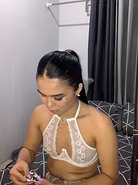 Snapshot of AngelHille chatting on 11-24-25, 03:56 AngelHille online show from 11-24-25, 03:56