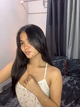 Snapshot of AngelHille chatting on 11-11-25, 08:03 AngelHille online show from 11-11-25, 08:03