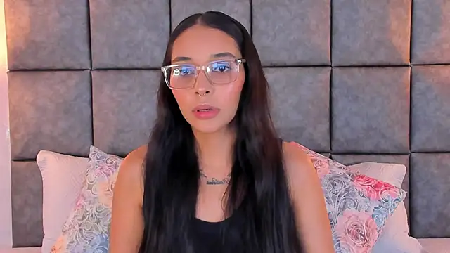 Snapshot of Roseaurora chatting on 07-02-26, 11:16 Roseaurora online show from 07-02-26, 11:16
