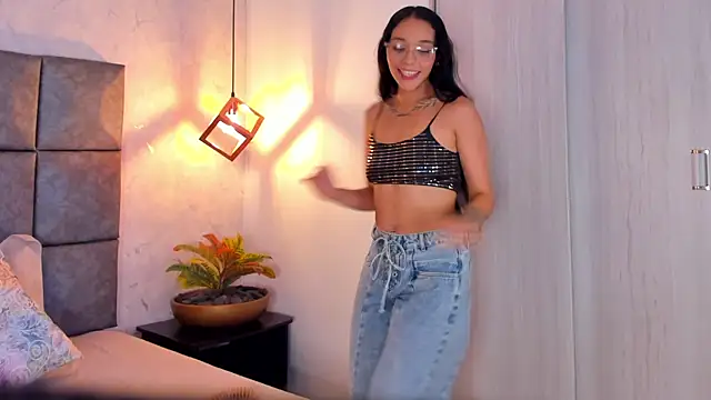 Snapshot of Roseaurora chatting on 06-03-26, 02:55 Roseaurora online show from 06-03-26, 02:55