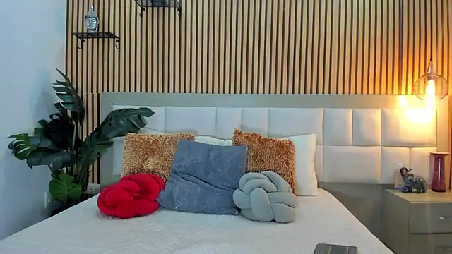 Snapshot of Roseaurora chatting on 01-17-26, 12:53 Roseaurora online show from 01-17-26, 12:53