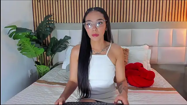 Snapshot of Roseaurora chatting on 02-24-26, 12:39 Roseaurora online show from 02-24-26, 12:39