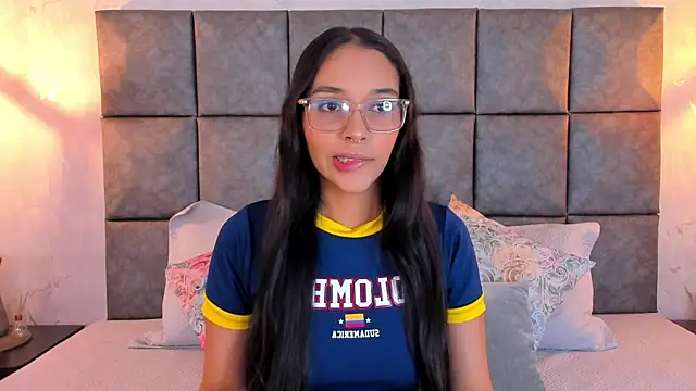 Snapshot of Roseaurora chatting on 07-03-26, 11:17 Roseaurora online show from 07-03-26, 11:17