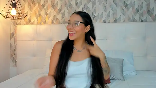 Snapshot of Roseaurora chatting on 07-30-26, 10:58 Roseaurora online show from 07-30-26, 10:58
