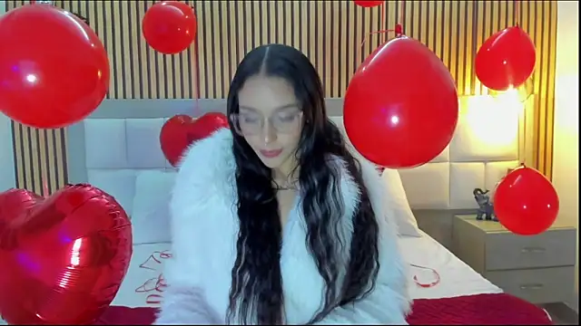 Snapshot of Roseaurora chatting on 02-14-26, 11:54 Roseaurora online show from 02-14-26, 11:54