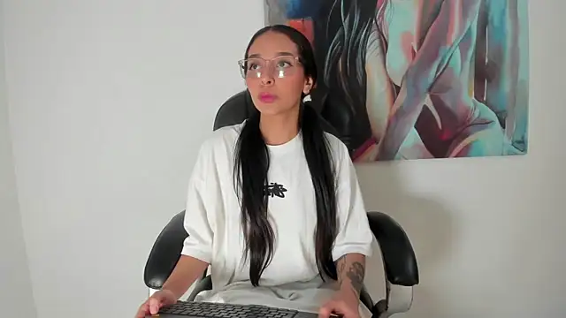 Roseaurora online show from 12-04-25, 12:59