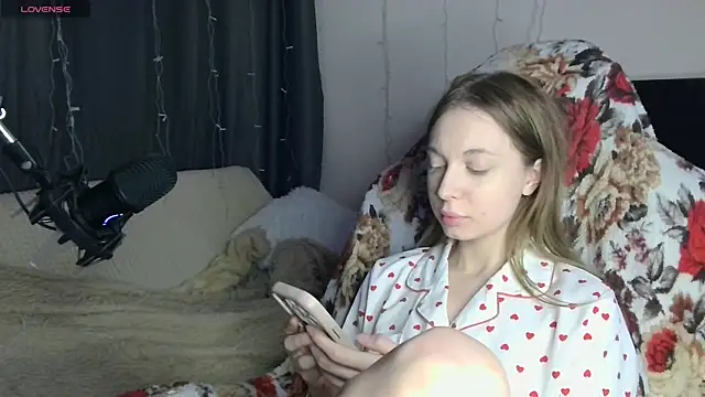 Snapshot of BabbbyFoxxx chatting on 04-09-26, 04:58 BabbbyFoxxx online show from 04-09-26, 04:58