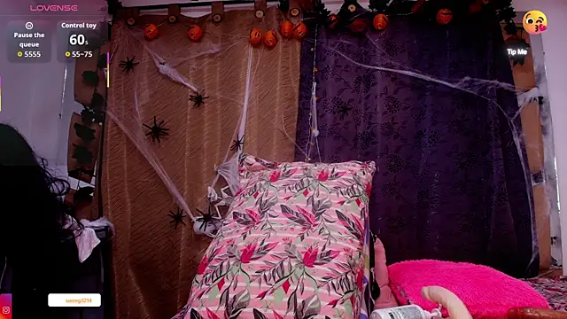 sweegirl69 online show from 10-28-25, 11:53