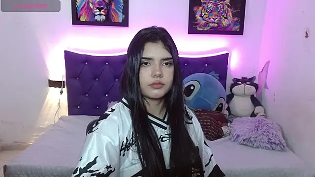 Snapshot of Emma_yui19 chatting on 04-17-26, 04:37 Emma yui19 online show from 04-17-26, 04:37