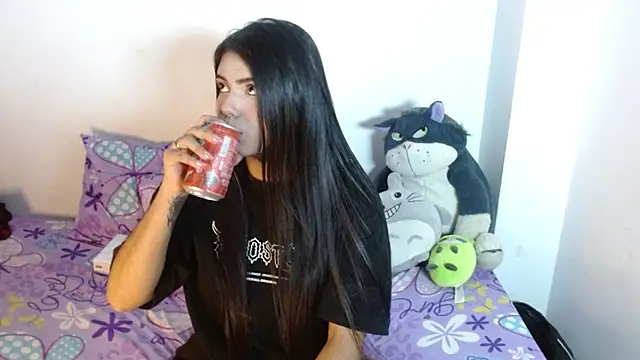 Snapshot of Emma_yui19 chatting on 11-29-25, 10:21 Emma yui19 online show from 11-29-25, 10:21