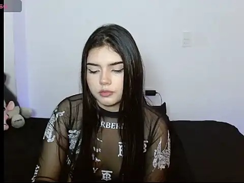 Snapshot of Emma_yui19 chatting on 09-28-25, 12:39 Emma yui19 online show from 09-28-25, 12:39