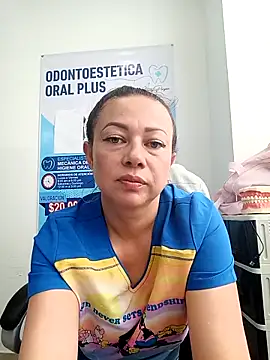 Snapshot of Madisson-04_ chatting on 04-14-26, 03:17 Madisson-04 online show from 04-14-26, 03:17