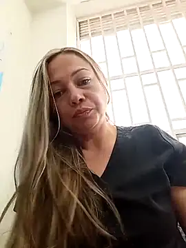 Snapshot of Madisson-04_ chatting on 04-15-26, 07:58 Madisson-04 online show from 04-15-26, 07:58