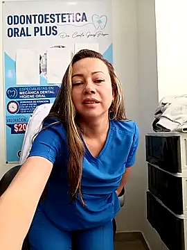 Snapshot of Madisson-04_ chatting on 03-12-26, 03:05 Madisson-04 online show from 03-12-26, 03:05