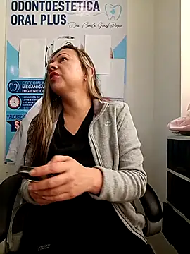 Snapshot of Madisson-04_ chatting on 02-03-26, 01:27 Madisson-04 online show from 02-03-26, 01:27