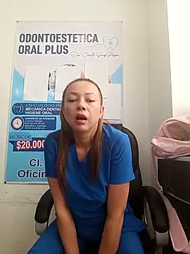 Snapshot of Madisson-04_ chatting on 02-11-26, 03:34 Madisson-04 online show from 02-11-26, 03:34