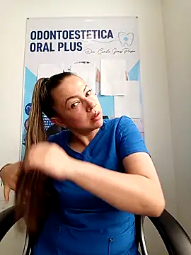 Snapshot of Madisson-04_ chatting on 04-07-26, 02:52 Madisson-04 online show from 04-07-26, 02:52