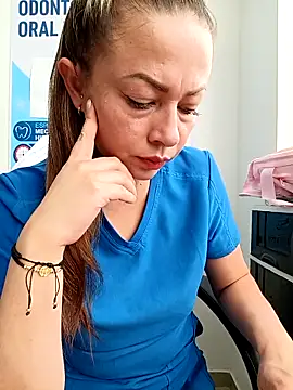 Snapshot of Madisson-04_ chatting on 02-04-26, 01:28 Madisson-04 online show from 02-04-26, 01:28