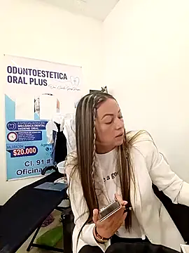 Snapshot of Madisson-04_ chatting on 01-17-26, 02:09 Madisson-04 online show from 01-17-26, 02:09