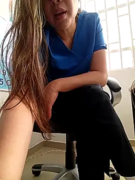 Snapshot of Madisson-04_ chatting on 02-25-26, 03:01 Madisson-04 online show from 02-25-26, 03:01