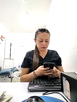 Madisson-04  online show from 10-30-25, 07:33