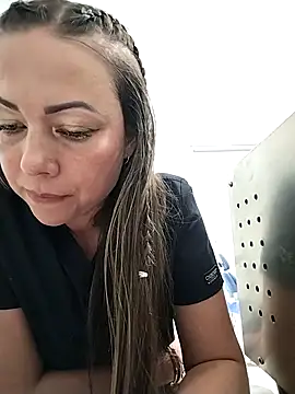 Madisson-04  online show from 10-08-25, 07:47