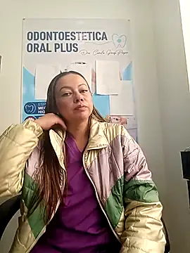 Snapshot of Madisson-04_ chatting on 03-31-26, 12:40 Madisson-04 online show from 03-31-26, 12:40