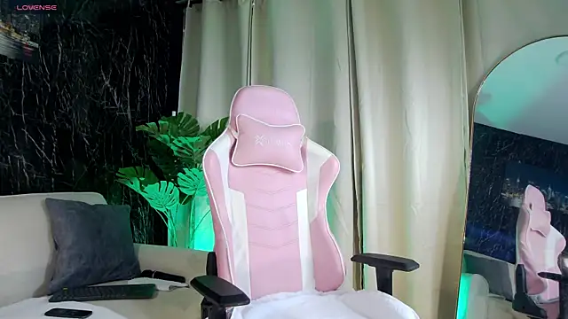 Emily Foxx01 online show from 01-08-26, 12:27