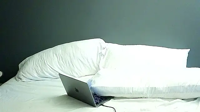 Snapshot of maskedboy1 chatting on 11-05-25, 10:35 maskedboy1 online show from 11-05-25, 10:35