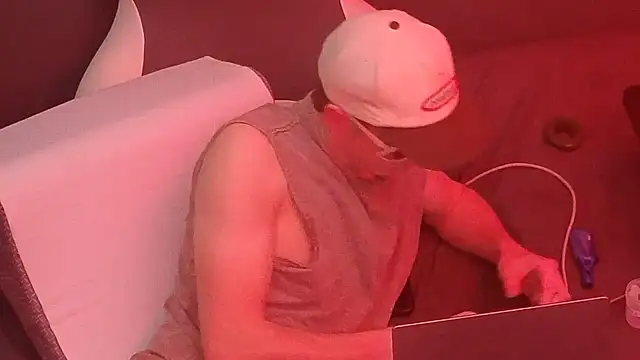 Snapshot of maskedboy1 chatting on 01-10-26, 01:28 maskedboy1 online show from 01-10-26, 01:28