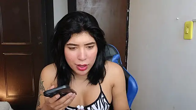 Snapshot of dahiana_marin chatting on 06-20-26, 05:40 dahiana marin online show from 06-20-26, 05:40