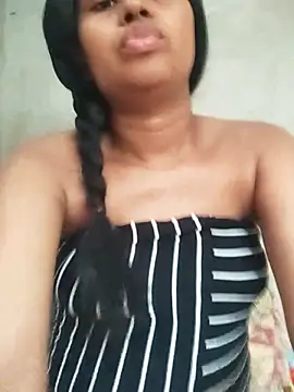 Snapshot of julietta1453 chatting on 12-16-25, 07:29 julietta1453 online show from 12-16-25, 07:29