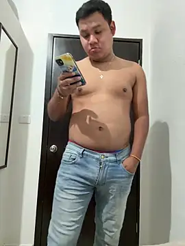 Snapshot of Danimiles chatting on 02-11-26, 05:51 Danimiles online show from 02-11-26, 05:51