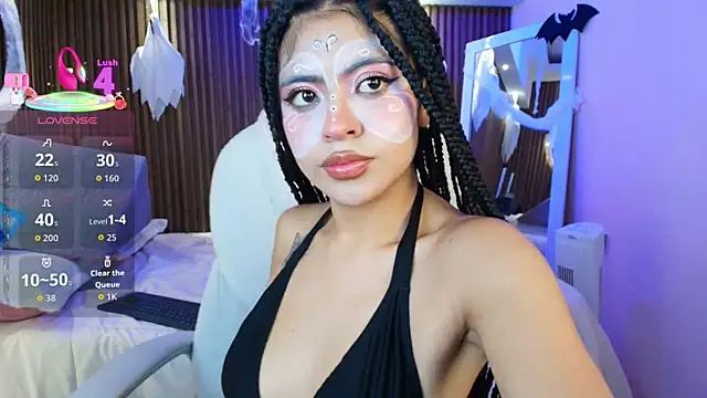 AlanaWalker9 online show from 10-18-25, 03:52