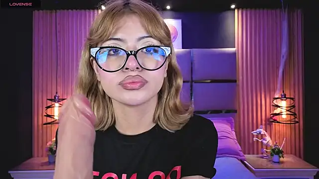 AlanaWalker9 online show from 04-15-26, 11:38