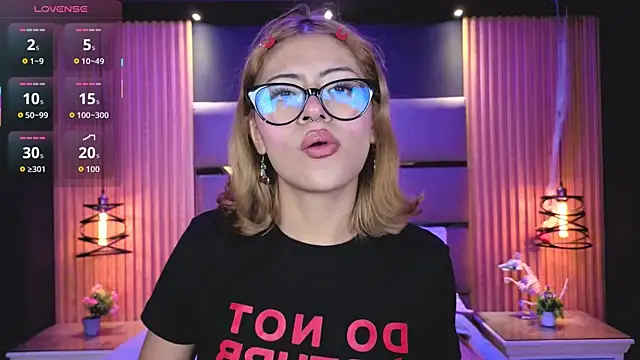 AlanaWalker9 online show from 04-13-26, 11:36